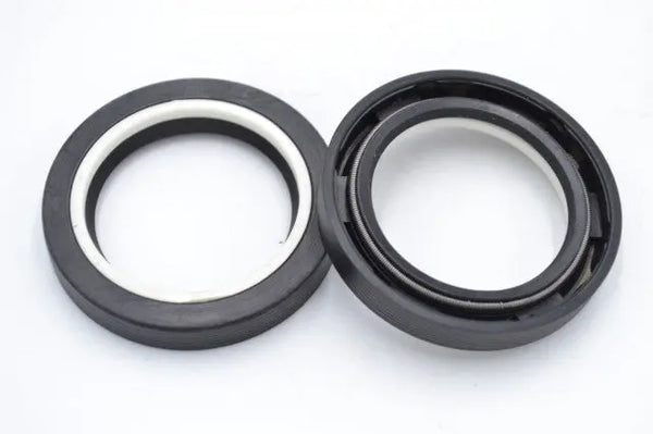 Power steering oil seal CWT 32*42.5*6.2, TN g, L75, 32X44,5X6,5, 3299980, KitBox